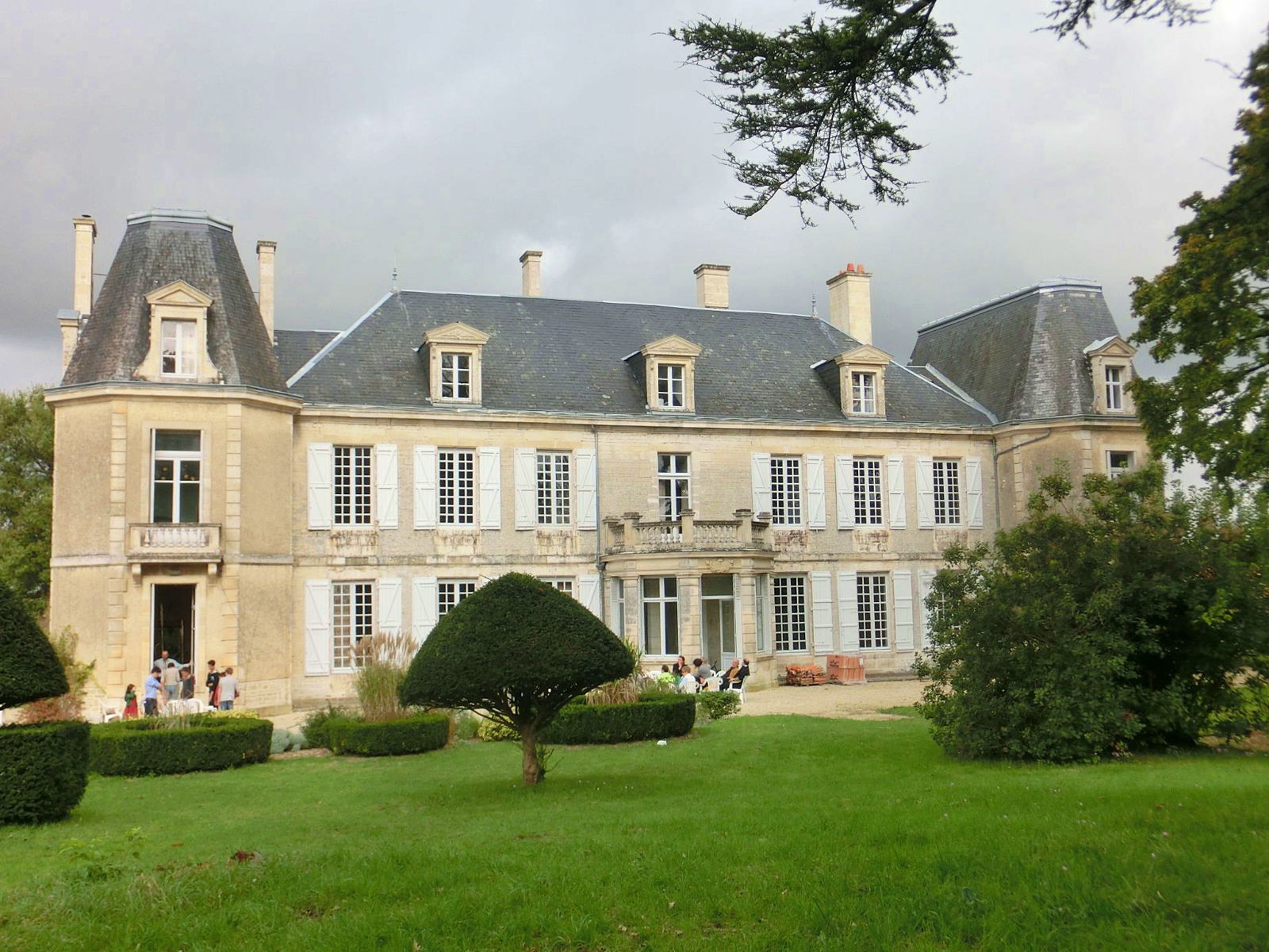 La Maison De Famille Enfer Ou Paradis Loue maison de famille au sud de Niort - 10 à 26 couchages sur Gens de