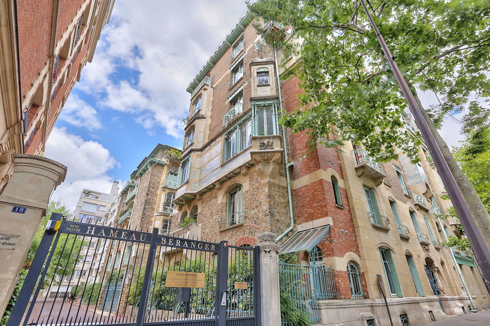 3 Rue Jean De La Fontaine 75016 Paris Vends appartement 2 chambres de 70m² Carrez - Paris 16ème sur Gens de